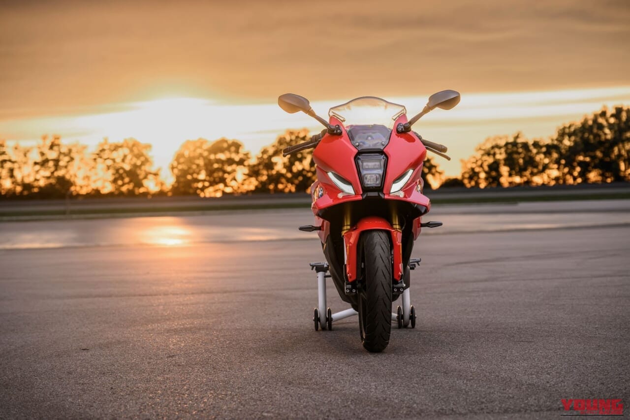 BMW F 450 RR｜48馬力ツイン＆車重177kg! ウイングレット装備でS1000RRの血統を継ぐミドルSS「BMW F450RR」が誕生【EICMA 2026】