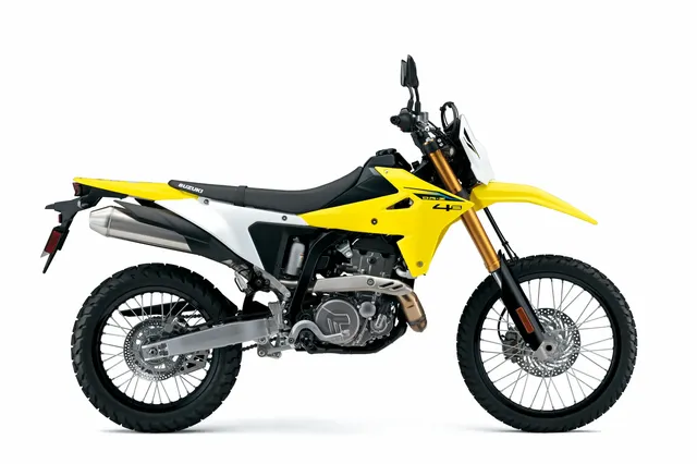 SUZUKI DR-Z4S|価格据え置き! 38PSの398cc単気筒「DR-Z4S / SM」2027年モデルが漆黒ブラック&アイアングレーを引っ提げて欧州に投入