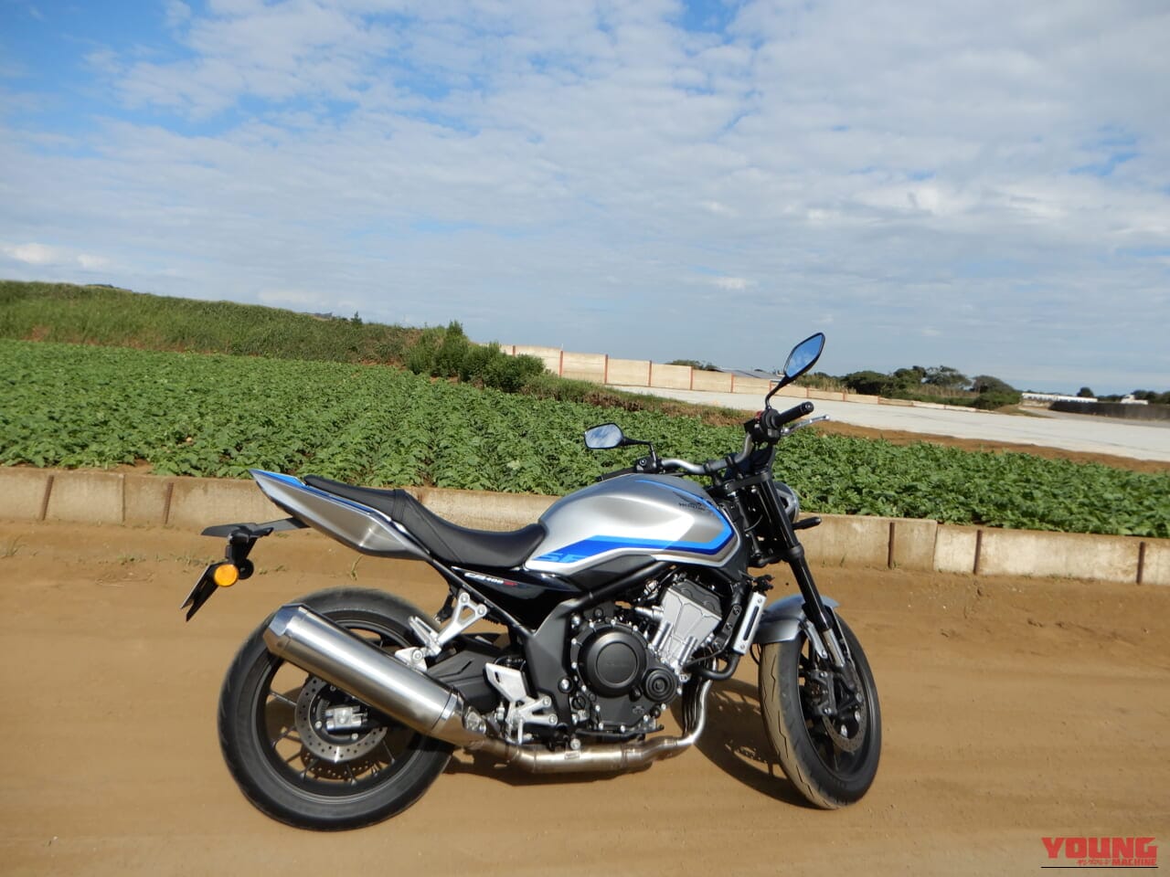 指出瑞貴|指出瑞貴の一台一会。〜CB400SF乗ってみました〜