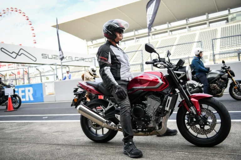 HONDA CB400 SUPER FOUR E-Clutch|【鈴鹿試乗で判明】「VTECなしでも全域トルクフル!」新型CB400 SUPER FOUR E-Clutchに大型乗りも驚愕した理由