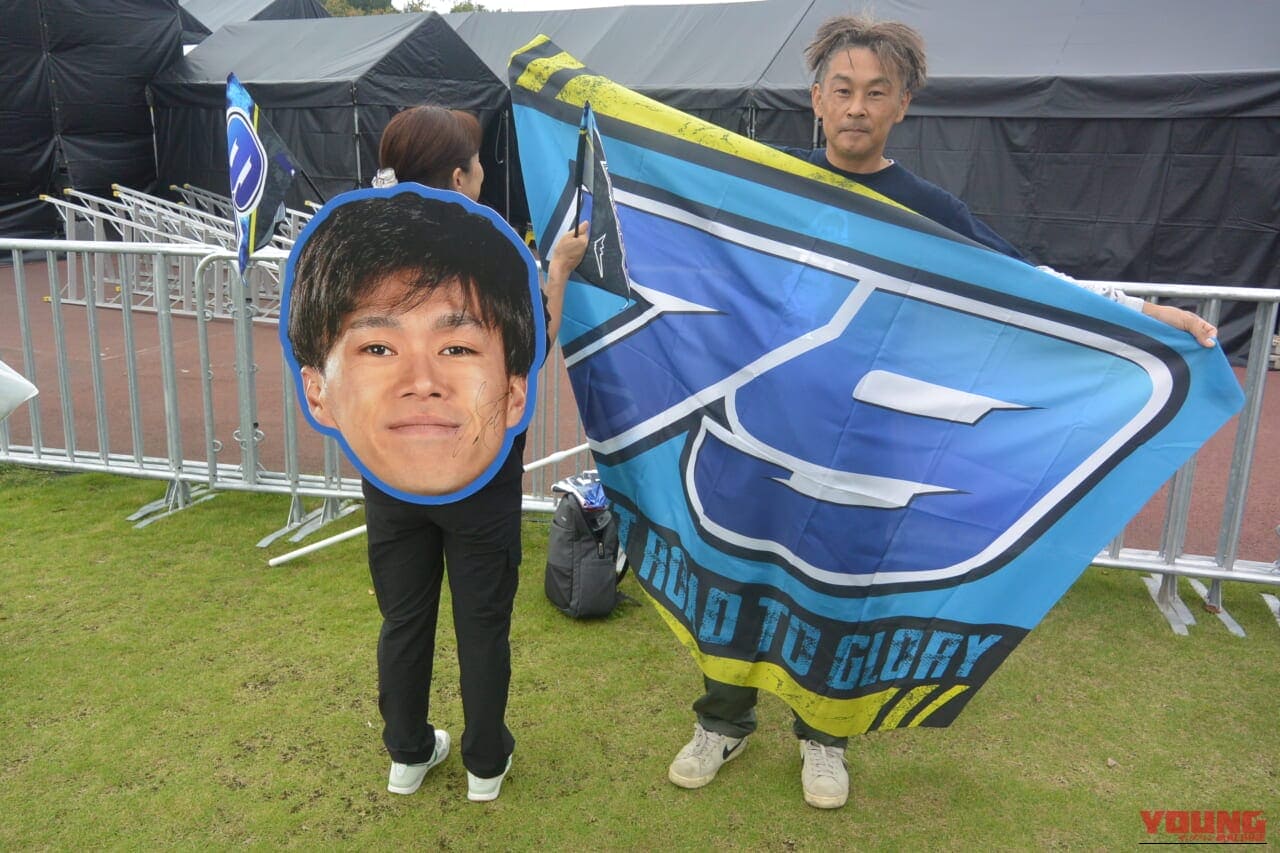 |【MotoGP 日本GP】なぜもてぎにハーレー!? 小椋藍への大声援と「VIPパス」で体験した大迫力バガーレースの衝撃