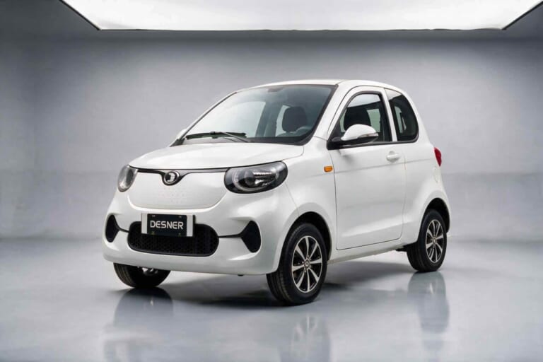 DESNER T30｜エアコン＆バックカメラ標準装備! イタリア発の都市型プレミアムEVマイクロカー「デスナー T30」がEICMA2026で解禁
