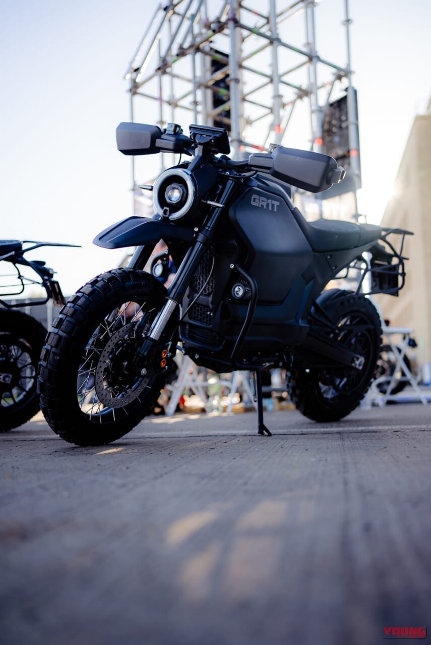 |着脱バッテリー&スマート機能を凝縮! ドイツ発イタリア設計の電動バイクブランド「GR1T」が解き放つ新スクランブラー&ストリート【EICMA2026】