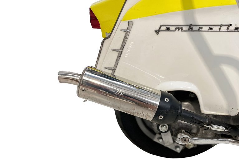 1968年モデルの、イタリア・イノチェンティ社製 ランブレッタLi 125 Specialのマフラー｜「スタイリッシュを極めたスクーター」60年前のロンドンの若者を魅了。バイク好きを惹きつける走りへのこだわり。［ランブレッタ Li 125 Special］