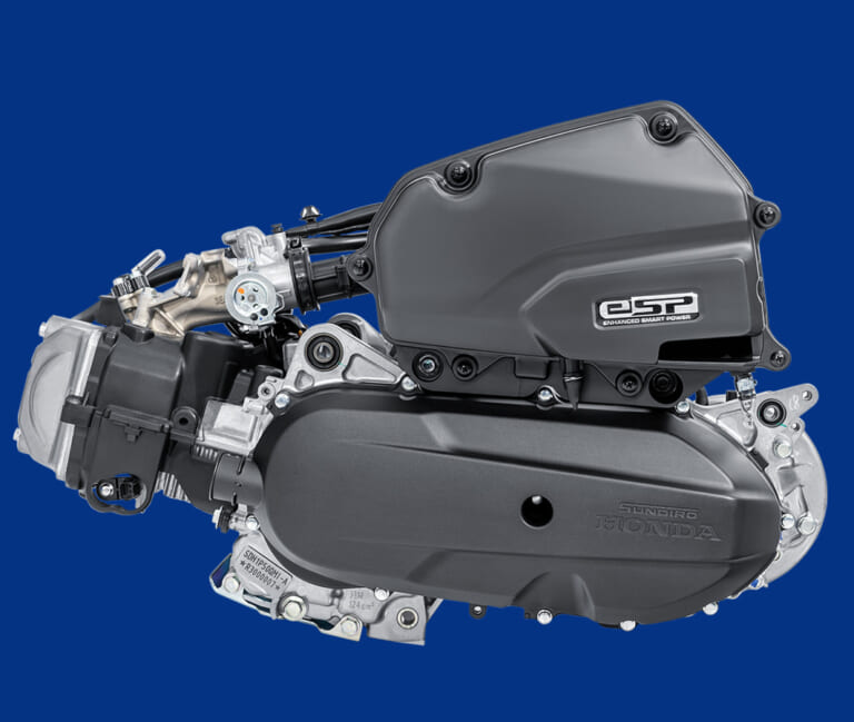 HONDA NS125FX｜舞い降りる剣をその手に! 中国ホンダの原付二種スクーターに白青のボディに赤青分色ホイールが映える「フリーダムガンダムコラボ限定版」登場【NS125FX】