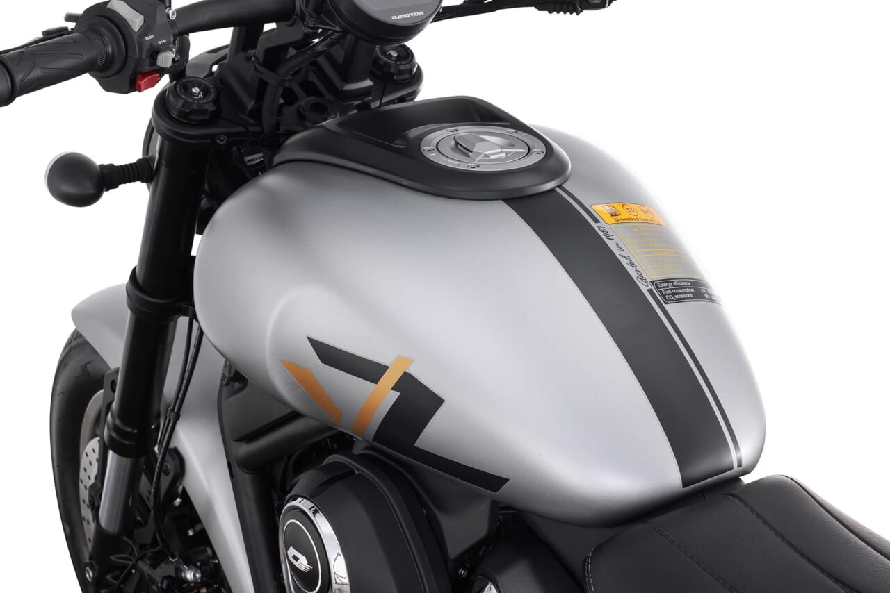 SRV600V2｜ガソリンタンク｜QJMOTORの大型モデルが日本初上陸！原付二種から大型まで選べるクルーザー「SRV」シリーズの魅力