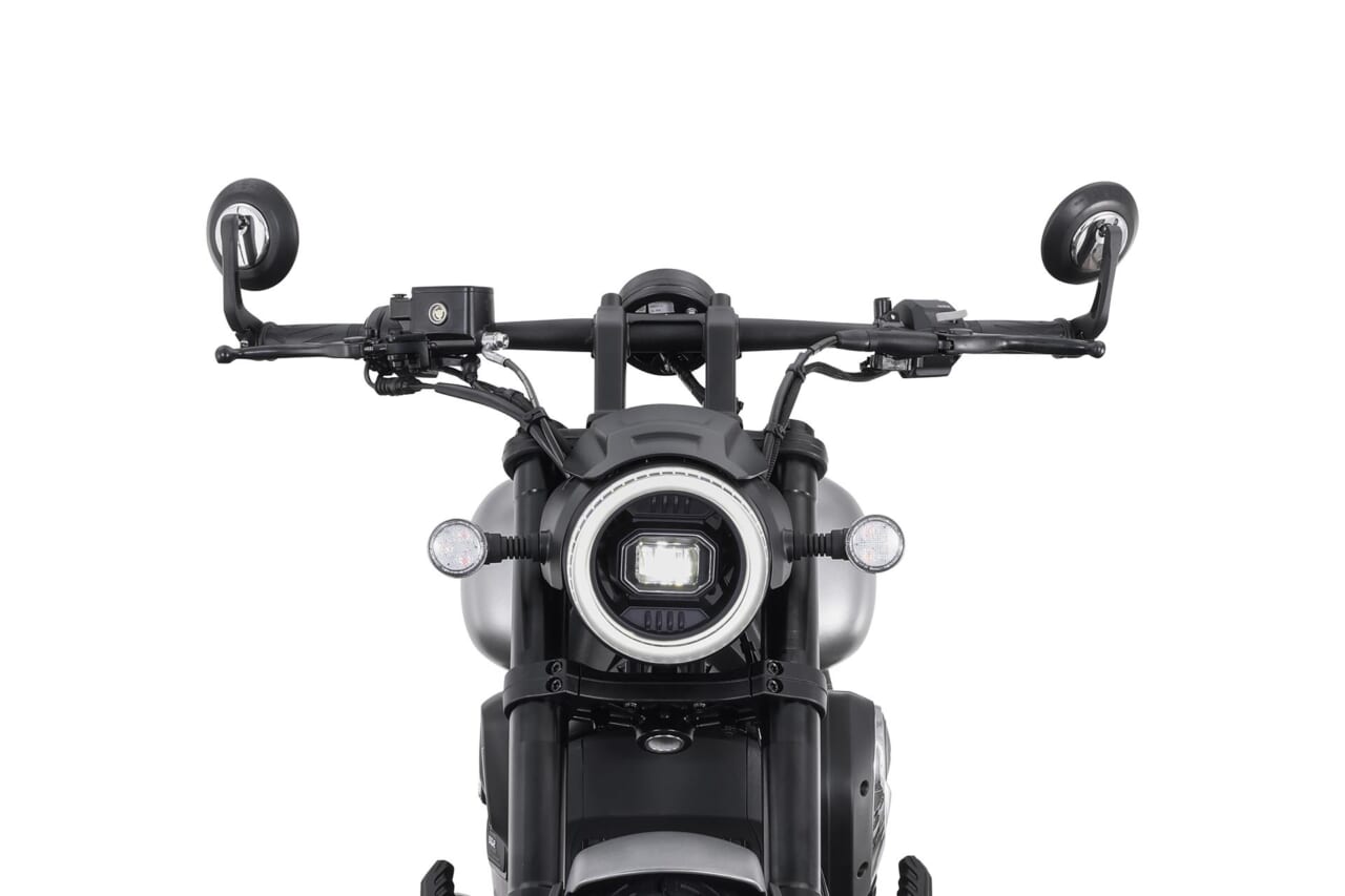 SRV600V2｜ヘッドライト｜QJMOTORの大型モデルが日本初上陸！原付二種から大型まで選べるクルーザー「SRV」シリーズの魅力