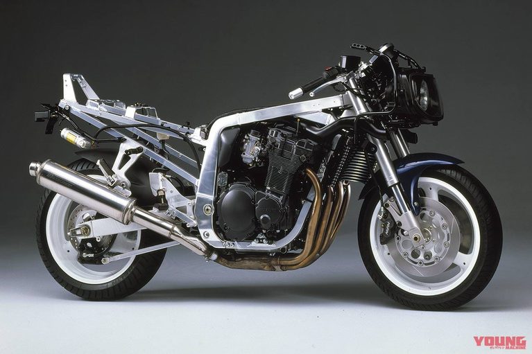 スズキ GSX-Rのアルミフレーム｜「公道ではまさに無敵⋯」軽量ボディに大排気量エンジンをぶち込んだ40年前の名車。とんでもない速さを誇りながら、98年型を最後に姿を消した［スズキ GSX-R1100］