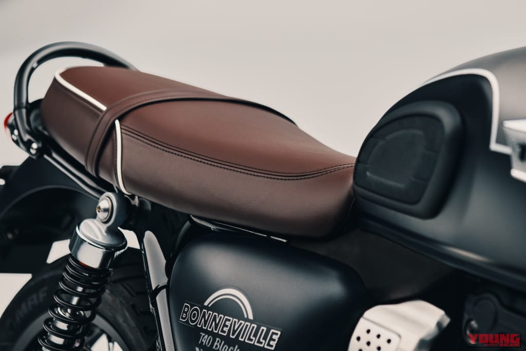 TRIUMPH BONNEVILLE T40|コーナリングABSやフルカラーTFTを標準装備し、伝統のボンネビルが400ccクラスへ! トライアンフ「BONNEVILLE T40」が2027年春発売