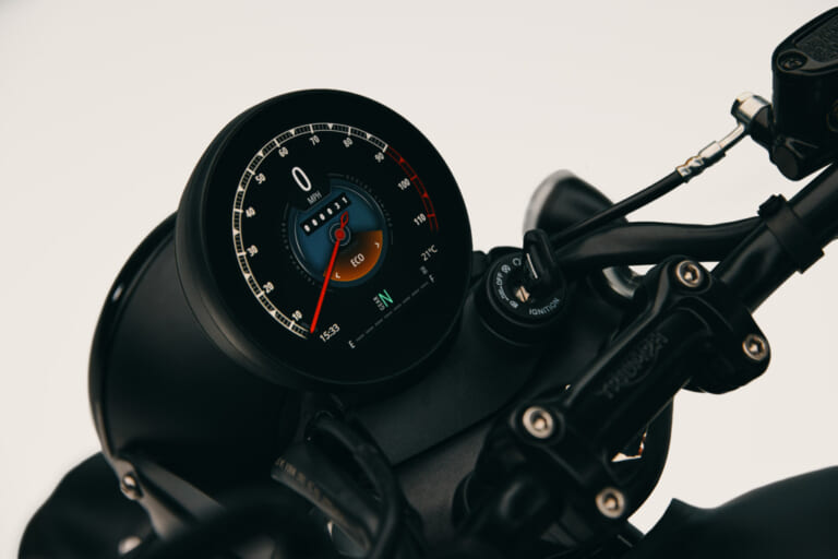 TRIUMPH BONNEVILLE T40|コーナリングABSやフルカラーTFTを標準装備し、伝統のボンネビルが400ccクラスへ! トライアンフ「BONNEVILLE T40」が2027年春発売
