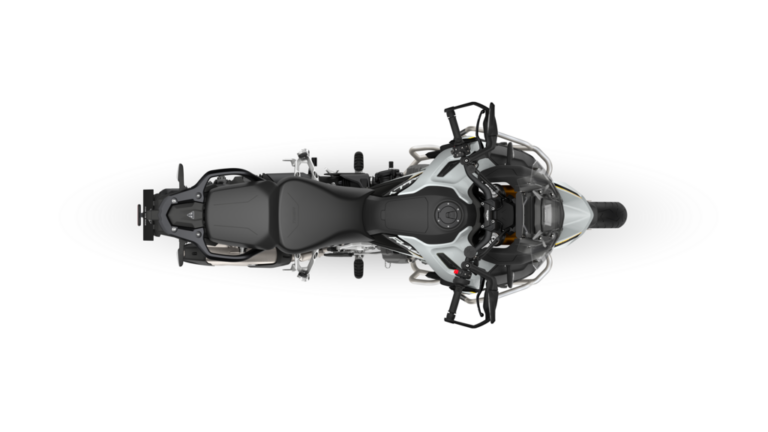 TRIUMPH TIGER 1200｜前後レーダー＆Apple CarPlay対応! 158PSへの出力向上と自動車高調整で足つき性が劇的に向上した、トライアンフのリッターオーバー新型アドベンチャー2027年モデルが登場