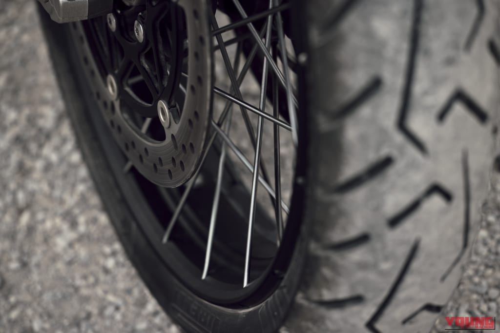 TRIUMPH TIGER 1200｜前後レーダー＆Apple CarPlay対応! 158PSへの出力向上と自動車高調整で足つき性が劇的に向上した、トライアンフのリッターオーバー新型アドベンチャー2027年モデルが登場