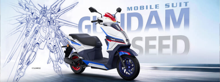 HONDA NS125FX｜舞い降りる剣をその手に! 中国ホンダの原付二種スクーターに白青のボディに赤青分色ホイールが映える「フリーダムガンダムコラボ限定版」登場【NS125FX】