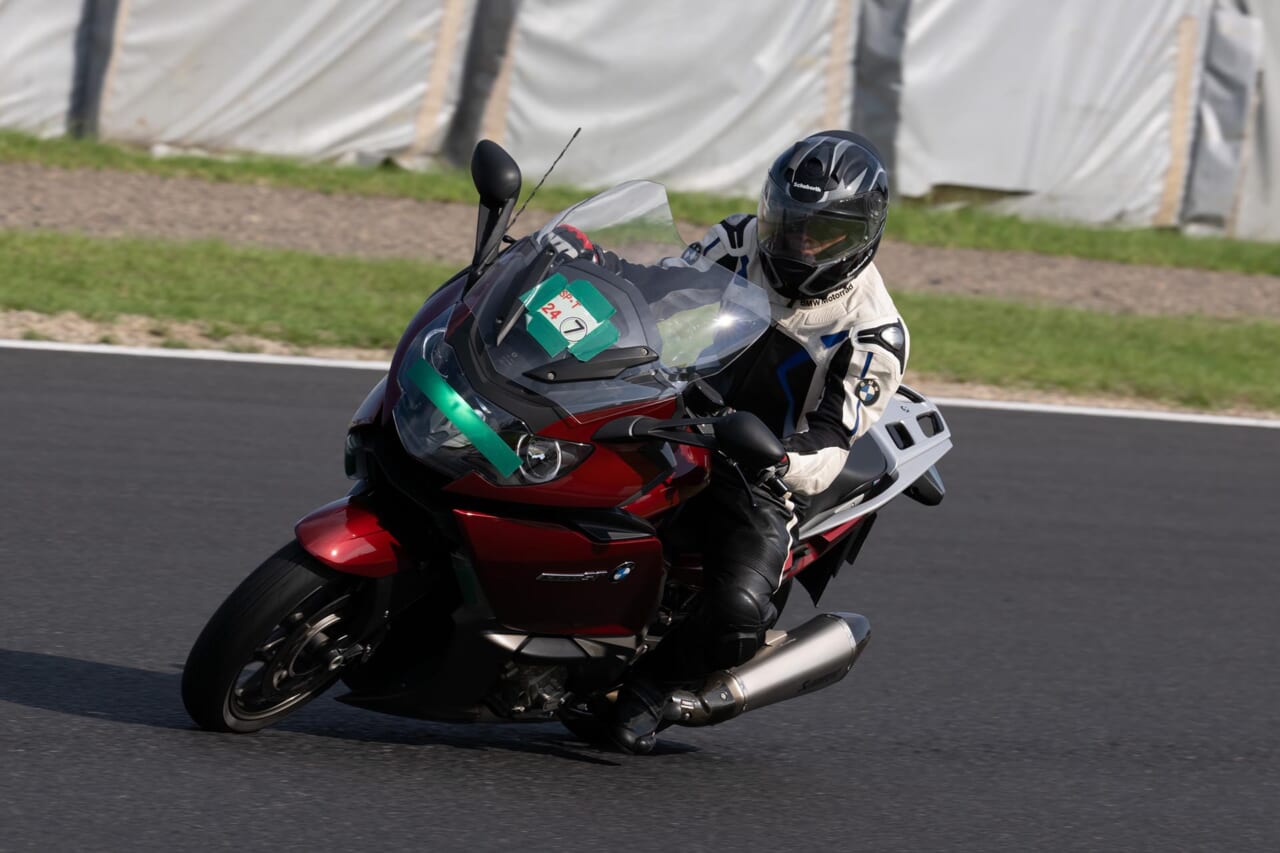 ミツオカグループ｜鈴鹿サーキット｜サーキットエクスペリエンス｜K1600GT｜スポーツするには最適な安全安心のサーキット走行イベント【ミツオカサーキットエクスペリエンス】