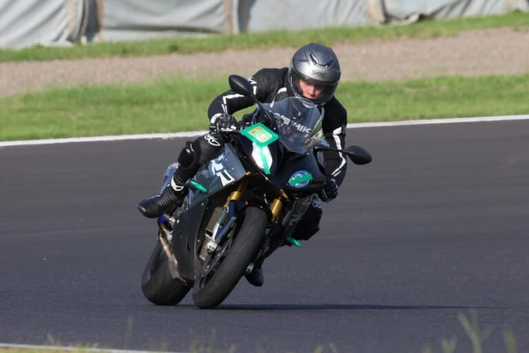 ミツオカグループ|鈴鹿サーキット|サーキットエクスペリエンス|S1000RR|スポーツするには最適な安全安心のサーキット走行イベント【ミツオカサーキットエクスペリエンス】