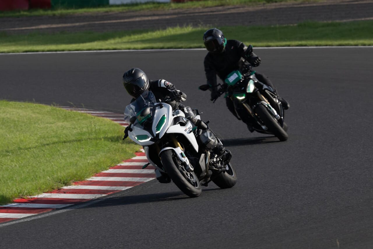 ミツオカグループ|鈴鹿サーキット|サーキットエクスペリエンス|R1250RS|スポーツするには最適な安全安心のサーキット走行イベント【ミツオカサーキットエクスペリエンス】