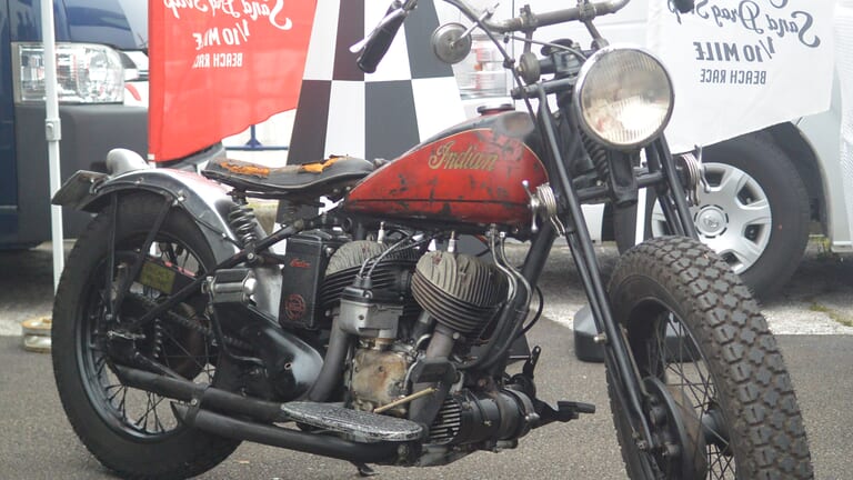 【祝・創業125周年】ハーレーとは一味違う！全国から濃いオーナーが集結した「インディアン・ライダーズデイ2026」の熱気がすごかった
