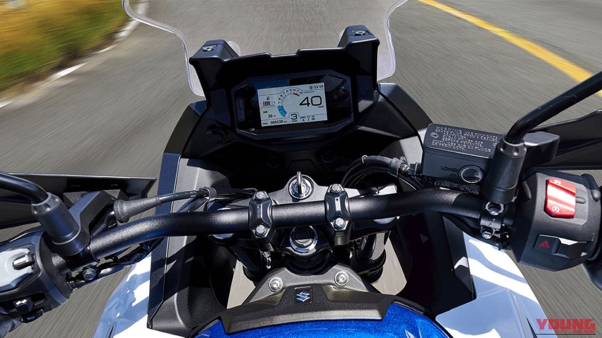 待望のミドルVツインを継ぐ新型クロスオーバー! GSX-S1000GX譲りの顔つきと快適ポジションを獲得したスズキ「SV-7GX」がついに日本解禁