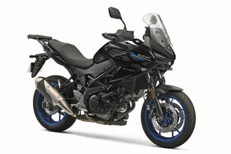 SUZUKI SV-7GX ｜待望のミドルVツインを継ぐ新型クロスオーバー! GSX-S1000GX譲りの顔つきと快適ポジションを獲得したスズキ「SV-7GX」がついに日本解禁