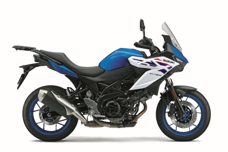 SUZUKI SV-7GX |待望のミドルVツインを継ぐ新型クロスオーバー! GSX-S1000GX譲りの顔つきと快適ポジションを獲得したスズキ「SV-7GX」がついに日本解禁