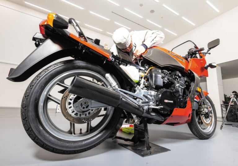 アシェット・コレクションズ・ジャパン 週刊 カワサキ Ninja GPZ900R｜『トップガン』A2型へ外装カスタムも可能! サウンド＆ライト点灯ギミックが熱い大迫力スケールモデルが組める『週刊 カワサキ Ninja GPZ900R』誕生
