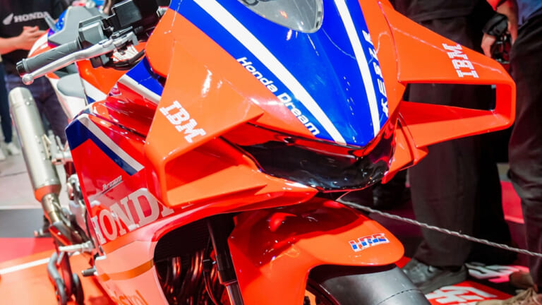 巨大ウイングレットとRC213Vグラフィック! ホンダが魅せる4気筒エアロマシン・ホンダ「CBR500R(CBR400R) FOUR」カスタムコンセプトが中国で登場