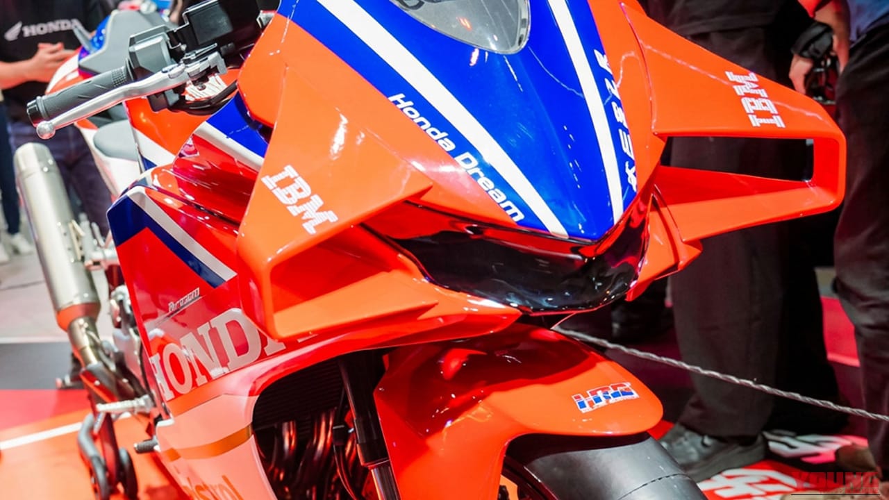 巨大ウイングレットとRC213Vグラフィック! ホンダが魅せる4気筒エアロマシン・ホンダ「CBR500R(CBR400R) FOUR」カスタムコンセプトが中国で登場