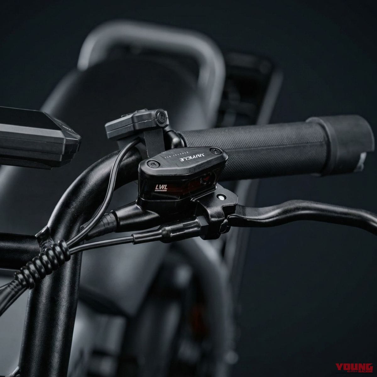 COSWHEEL MIRAI G｜免許不要で乗れる本格バイクスタイル! 20×4インチ極太タイヤを履く特定小型原付「COSWHEEL MIRAI G」が一般販売をスタート