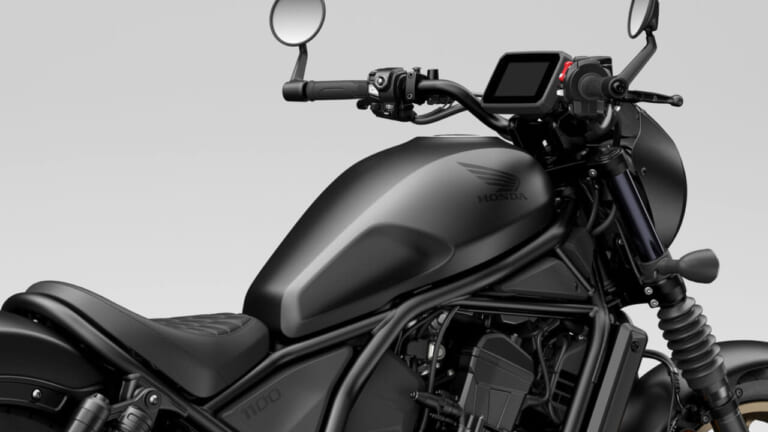 DCTの極低速制御と快適ポジションが冴える! 欧州ホンダ「レブル1100(CMX1100)」2027年モデルに新色が続々追加【海外】
