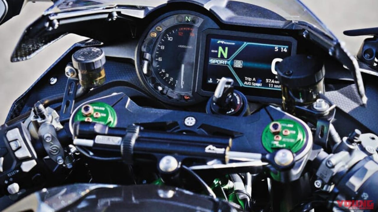 国内限定300台、418万円で発売! 中低速トルクを研ぎ澄ました過給モンスター「カワサキ Ninja H2 CARBON」2027年モデルの全貌が判明