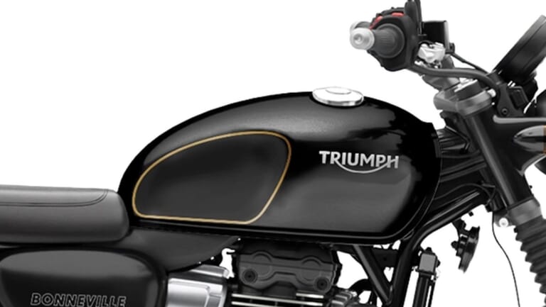 TRIUMPH BONNEVILLE T4|ネオクラ代表格の造形と実用装備が約46万円で! 入門機にオススメなトライアンフ ボンネビルT40のエントリーグレード「T4」がインドでデビュー【海外】