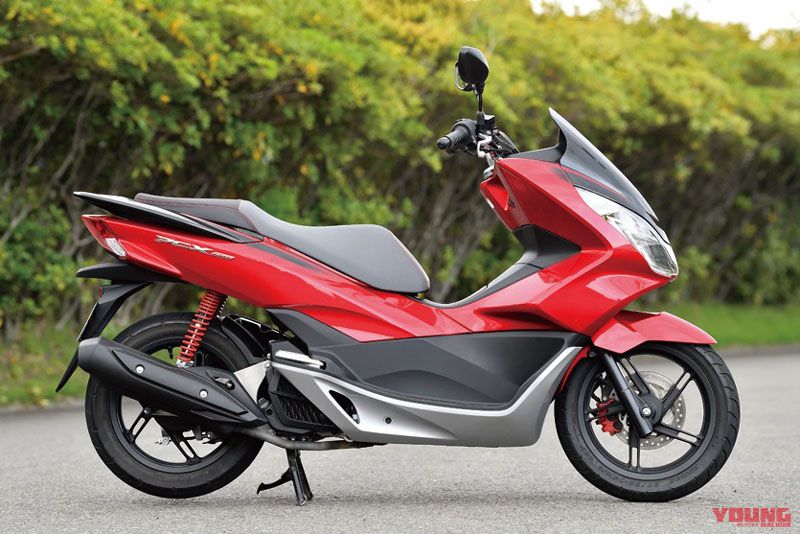 Impressions Of New 18 Honda Pcx150 Vs Old Style Pcx150 In Comparison Test Web Young Machine Worldwide