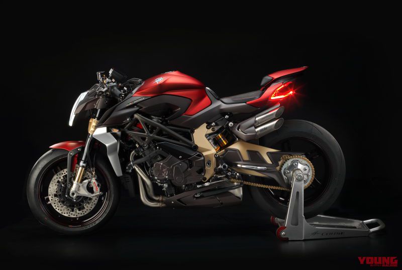 MVアグスタのスーパーネイキッド・2019ブルターレ1000セリエオロ（SERIE ORO） | WEBヤングマシン｜最新バイク情報