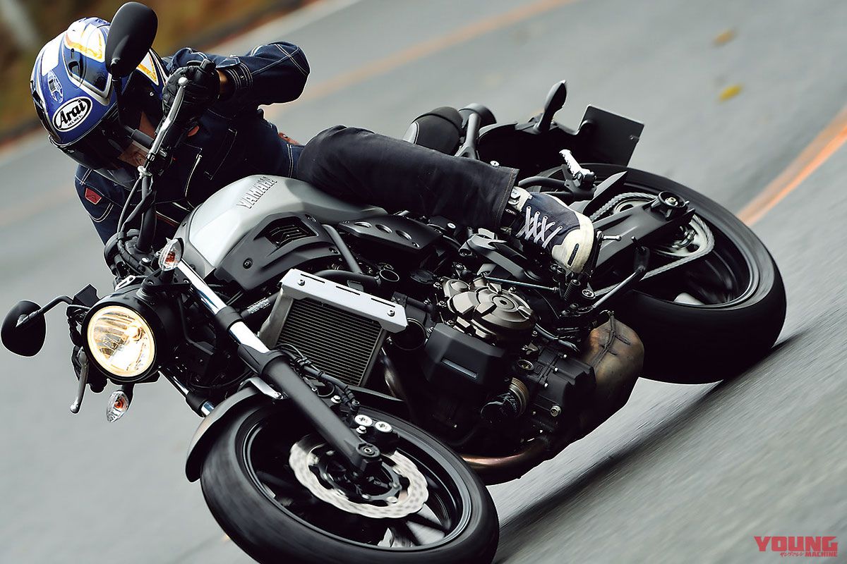YAMAHA XSR700